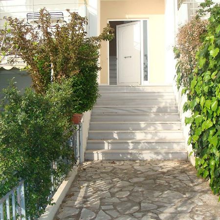Iason Apartment Loutsa  Exterior photo