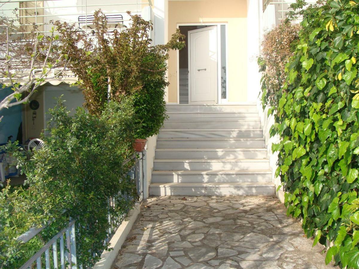 Iason Apartment Loutsa  Exterior photo